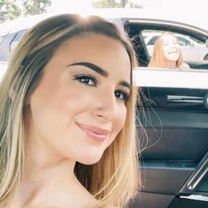 Meet your Posher, Danika